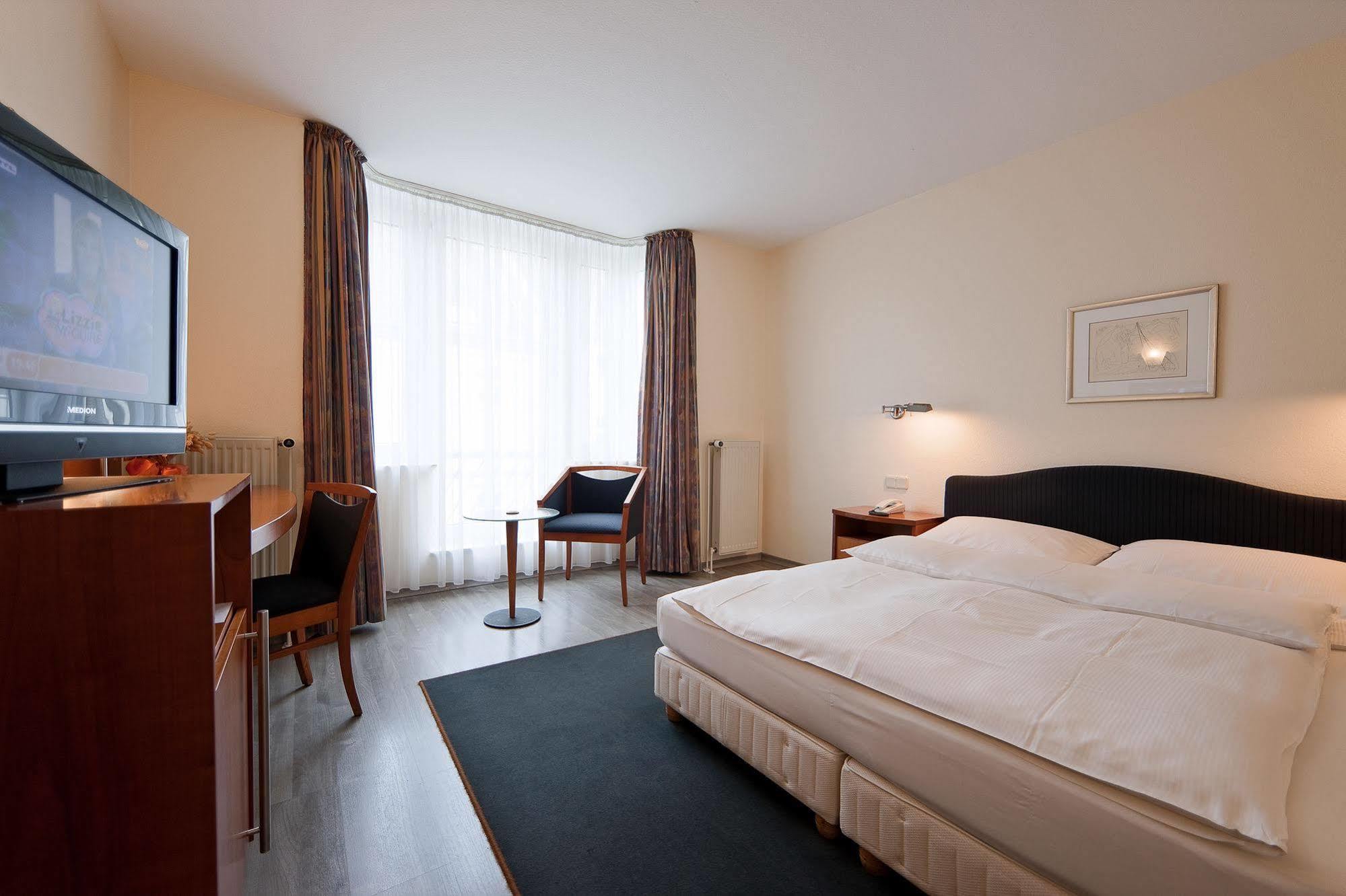 Gartenhotel Luisental Mülheim an der Ruhr Екстериор снимка